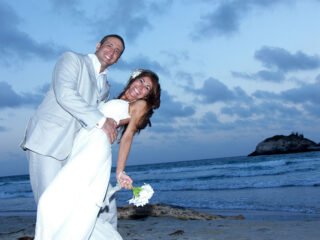 Espacios para bodas en La Restinga: Descubre el Lugar Perfecto para tu Día Especial