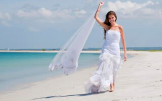 Bodas en la Playa: Una Guía Completa para tu Día Soñado